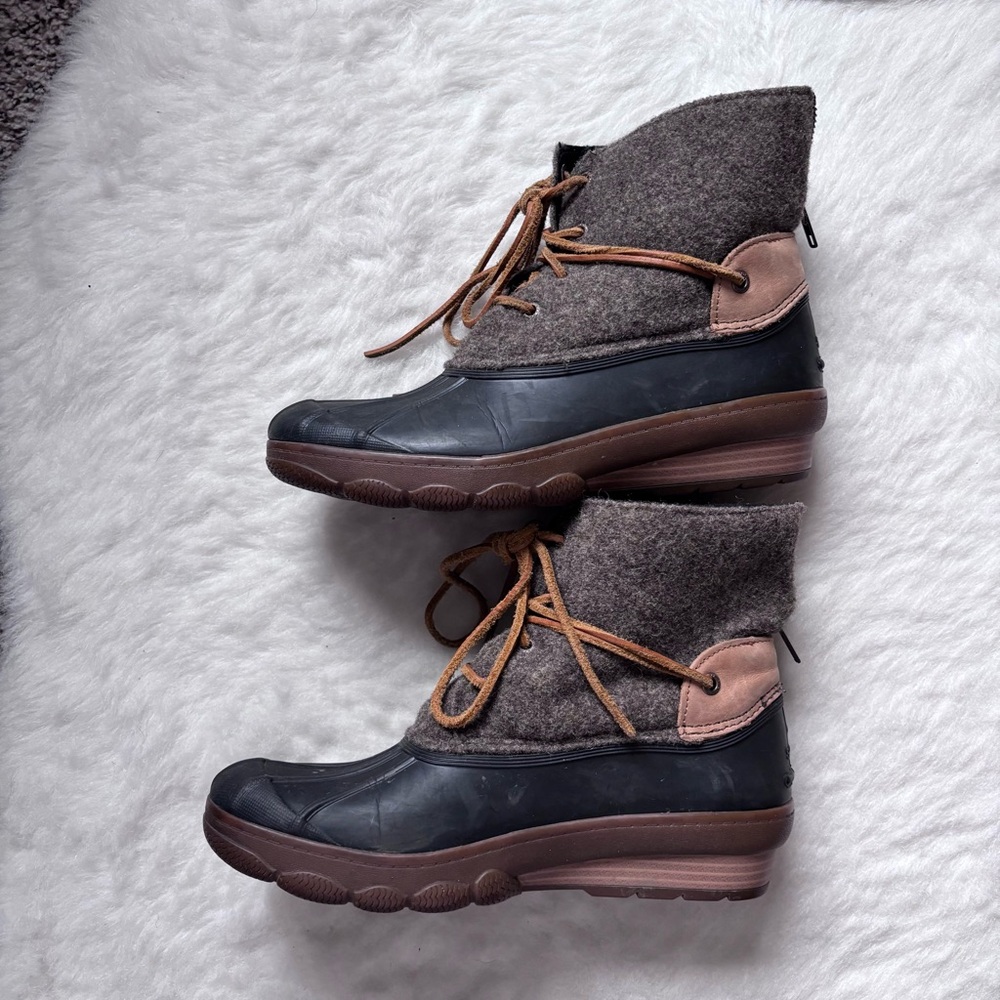 Sperry Black and Brown Winter Boots